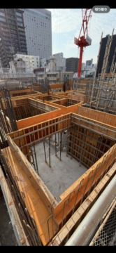 8月12日　Sビル　4階カベハリ型枠完了➡スラブ施工へ