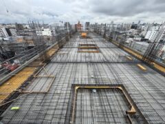 9月4日　YD3丁目マンション　8Fスラブ段差型枠完了