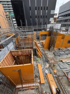 9月5日　Sビル　5階カベ型枠建込中
